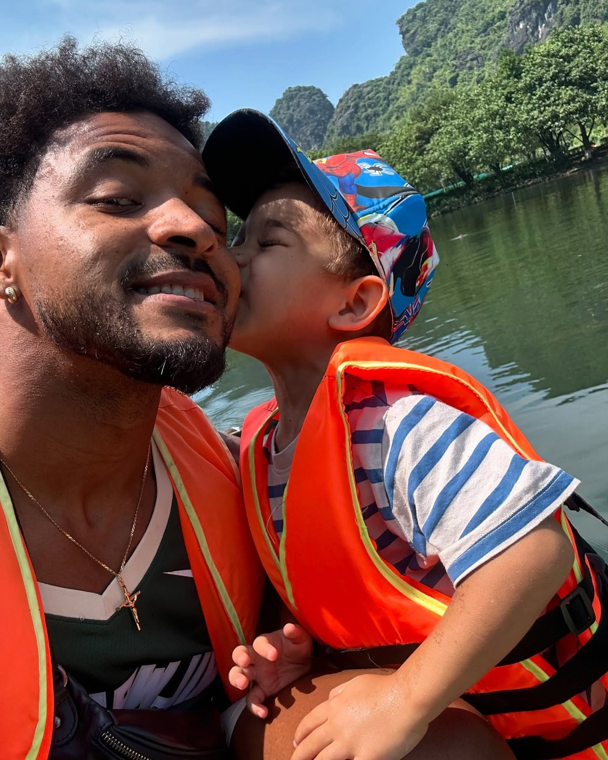 Vợ của Xuân Son là Marcele Seippel (SN 1999). Cặp đôi quen nhau vào dịp Giáng Sinh 2014 tại thành phố Salvador (Brazil). Năm 2017, cặp đôi kết hôn. Kể từ ngày đầu gặp gỡ, họ đã có 10 năm gắn bó bên nhau.