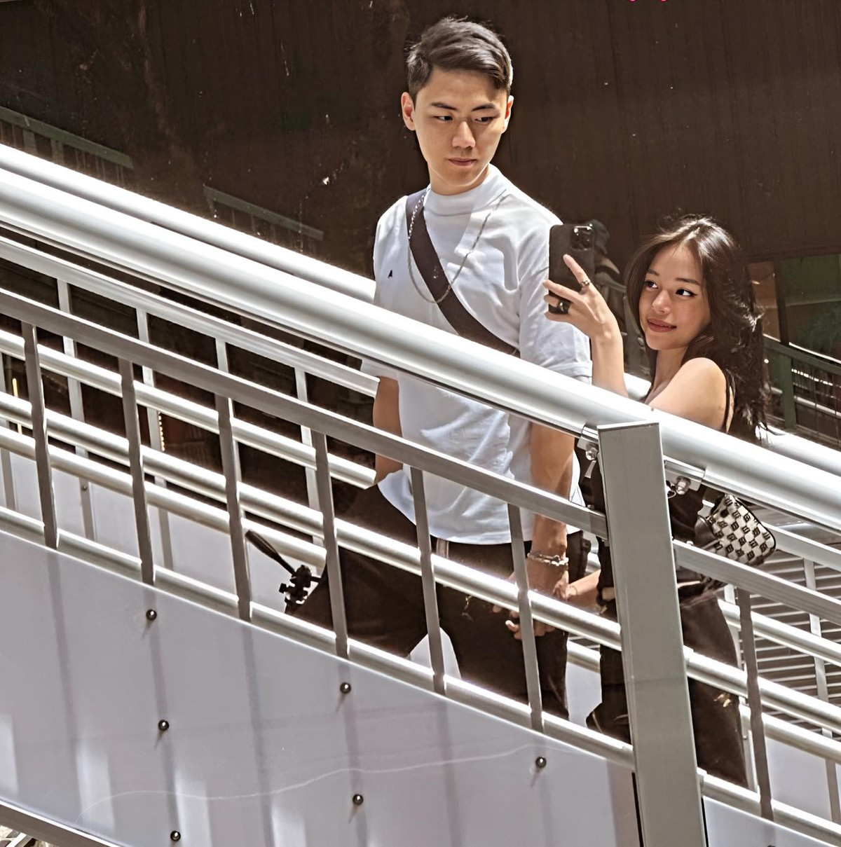 Linh Ngọc Đàm công khai mối quan hệ với Max Shu vào tháng 11/2022. Theo chia sẻ từ nữ streamer, hai người quen biết nhau thông qua một nền tảng mạng xã hội, không có nhiều thông tin cụ thể về đối phương.