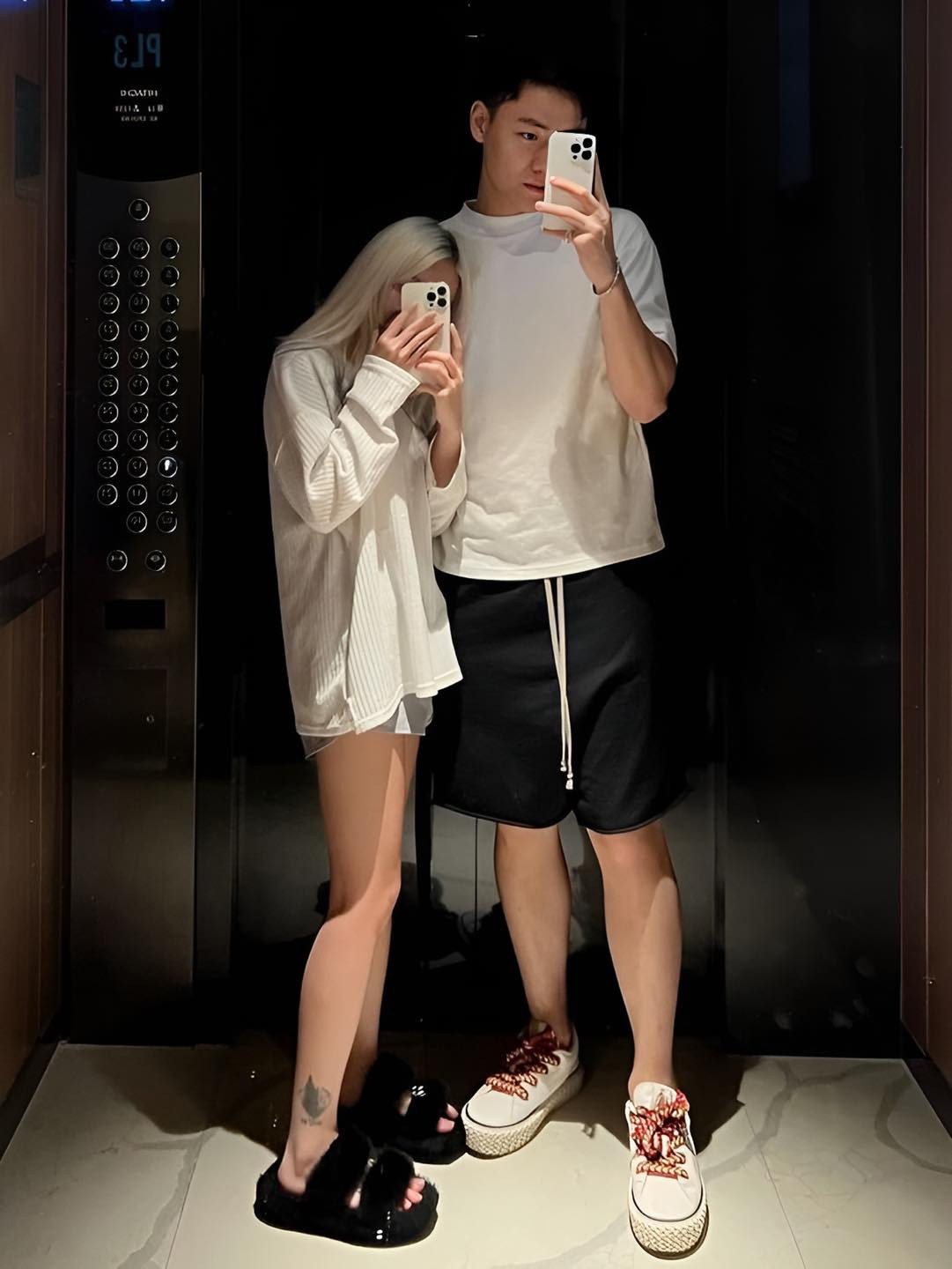 Chuyện tình của cả hai từng khiến nhiều người phải ngưỡng mộ vì cả hai luôn biết cách quan tâm, tôn trọng đối phương.