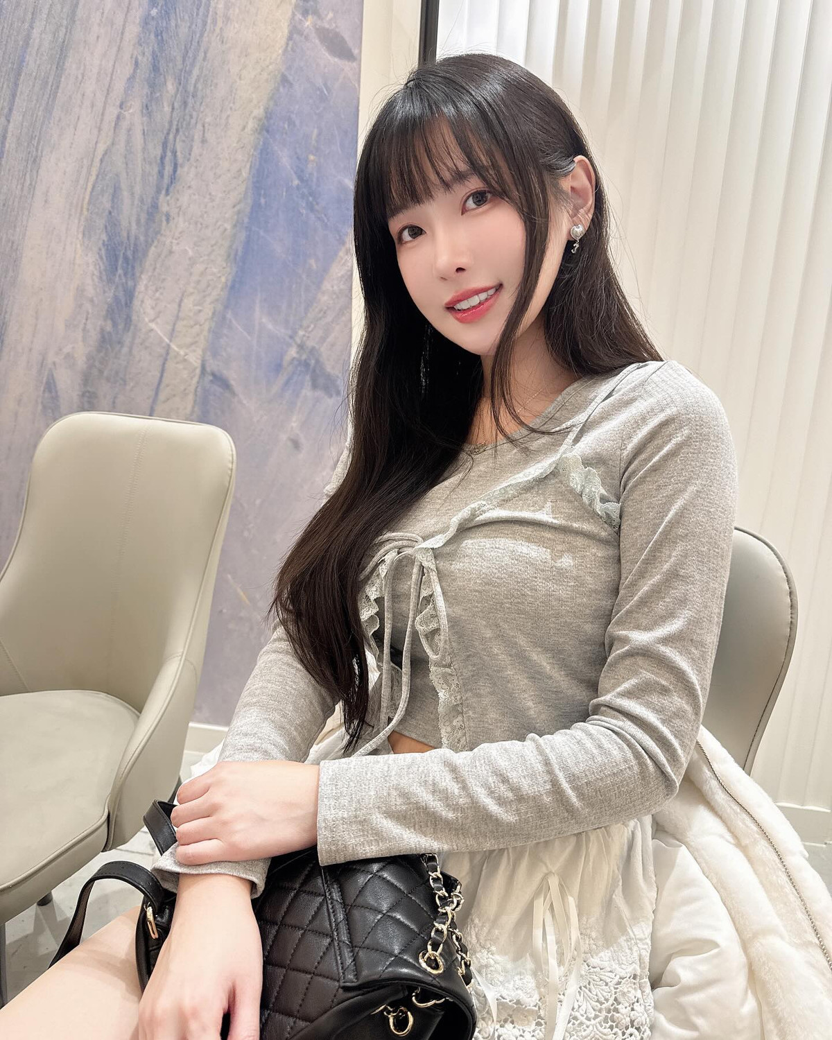 Đỉnh điểm chỉ trong vòng một tháng, Xie Yili đã nhận được hơn 200.000 (khoảng 700 triệu VND) NDT tiền donate từ fan cứng này.