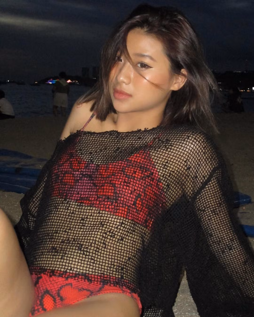 Chỉ sau 1 ngày đăng tải, màn biến hình độc lạ của nàng hot girl đã thu hút hàng triệu lượt xem trên TikTok cùng hàng trăm nghìn lượt yêu thích.