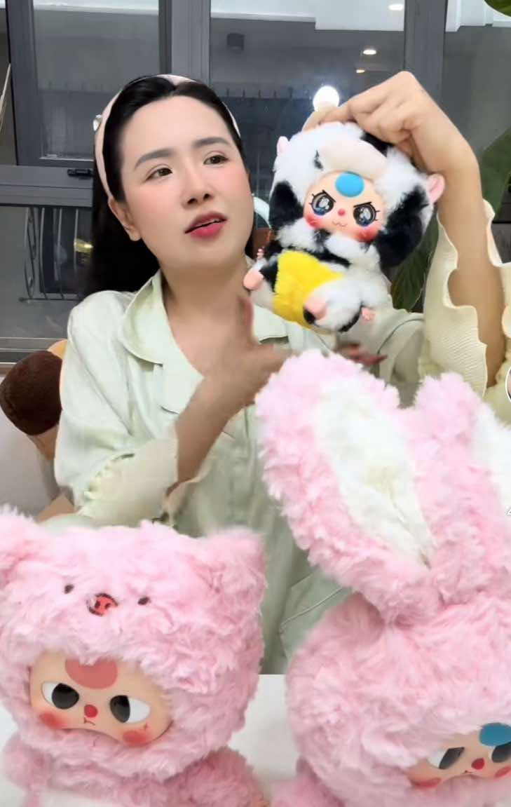 Tiktoker Viên Bibi thích thú khi sở hữu những "bé ba" đáng yêu.