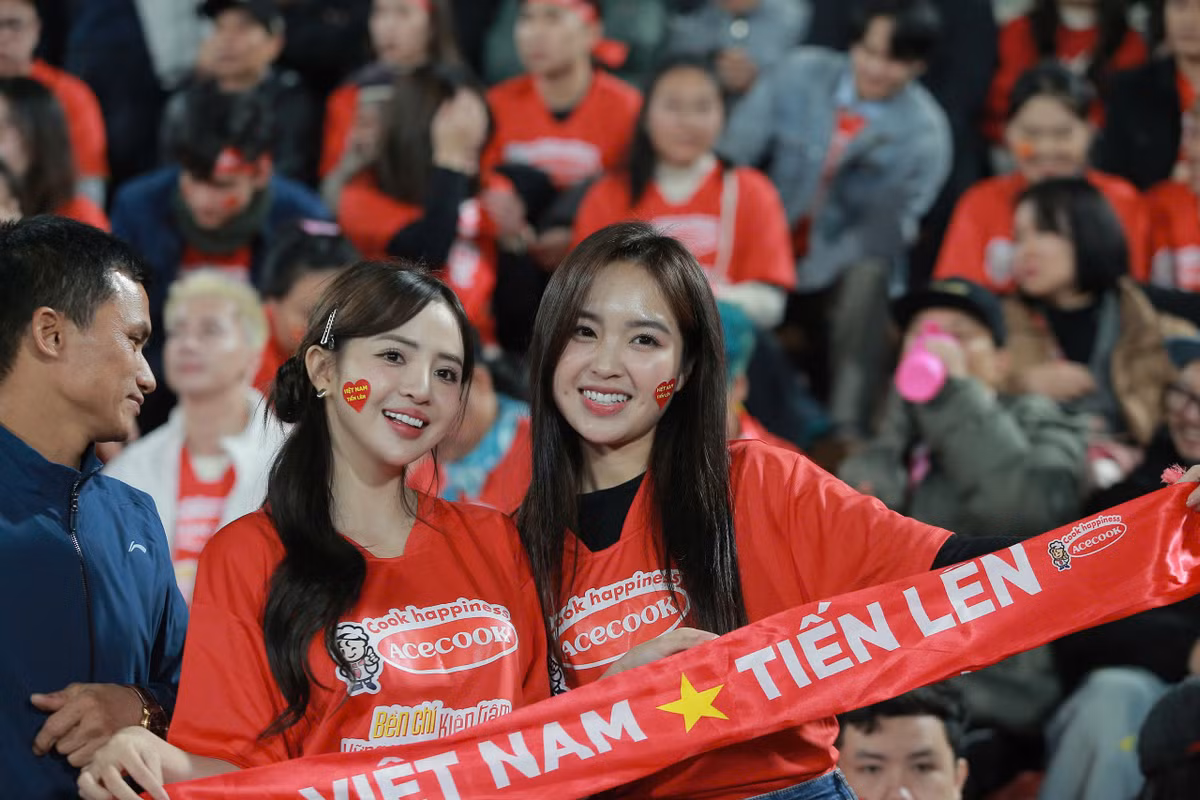 Cô nàng là Lê Phương Anh - một hot girl Hà Thành được khá nhiều người biết đến.