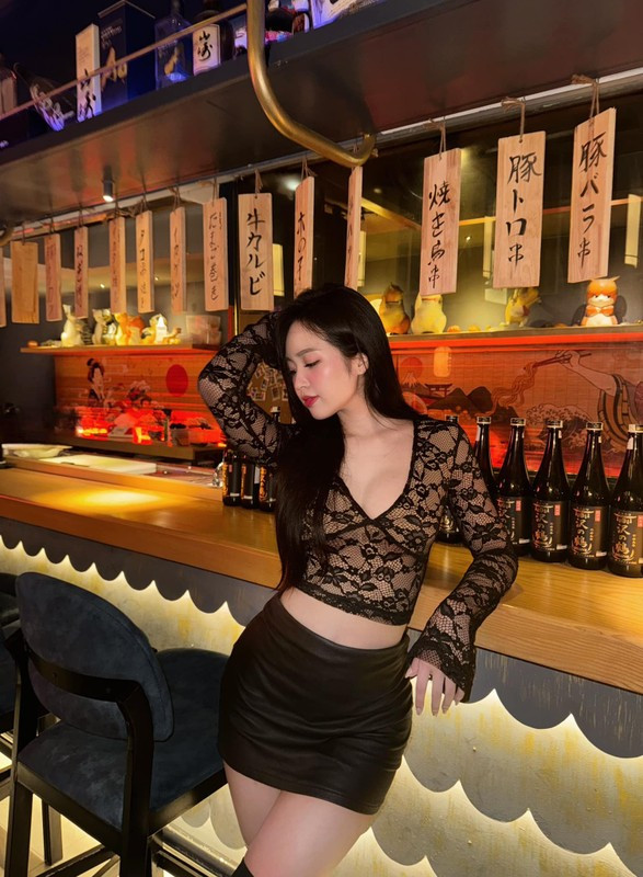 Theo đuổi phong cách sexy, người đẹp 9X thường chia sẻ những khoảnh khắc gợi cảm trên mạng xã hội và nhận được lượt tương tác "khủng".