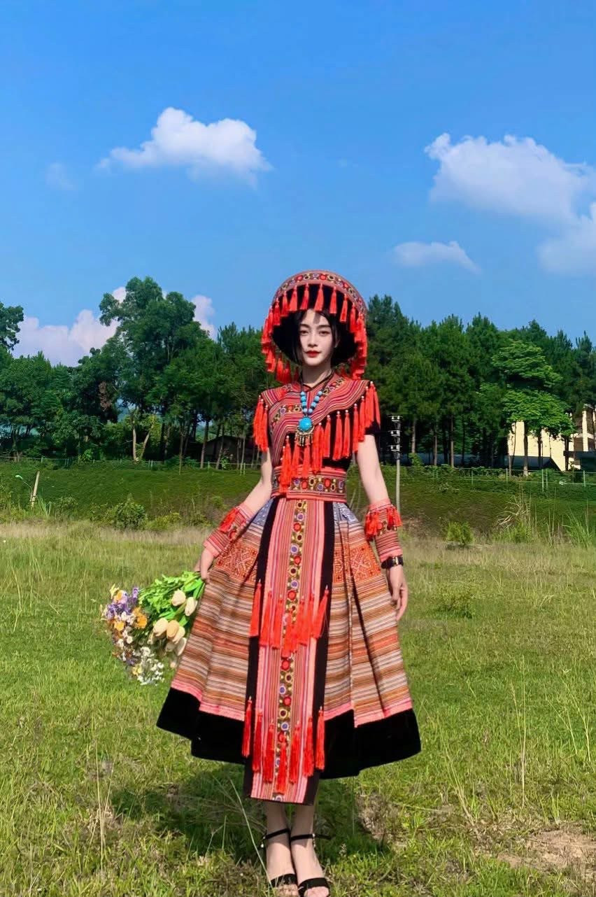 Trong những bức ảnh đời thường, Ngân cũng khiến người xem xao xuyến với vẻ đẹp trong veo, được nhiều người nhận xét không thua kém hot girl nào.