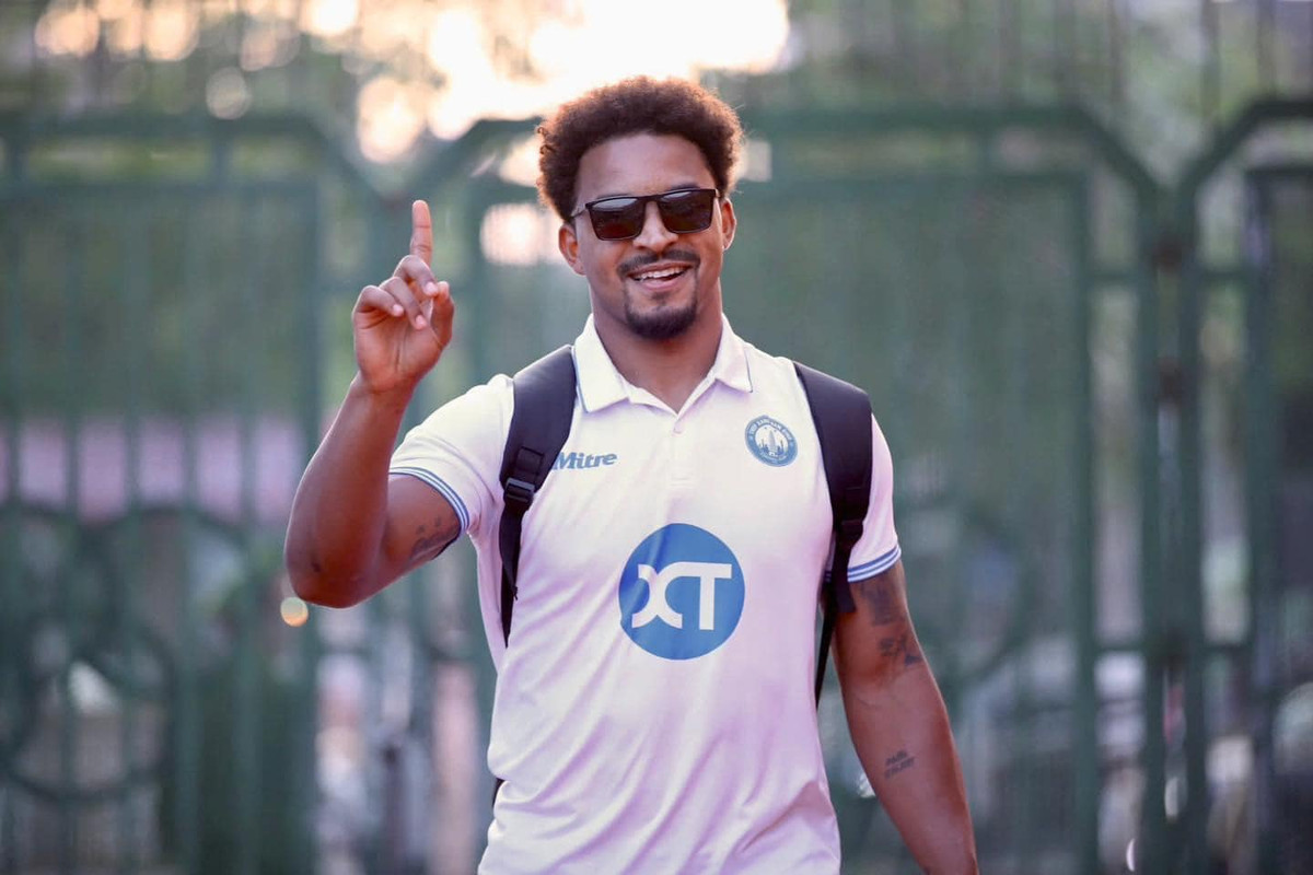 Nam tiền đạo từng chia sẻ anh và vợ rất thích các món ăn Việt Nam. Thậm chí vợ anh còn nấu được nhiều món ăn Việt. (Ảnh: FBNV)