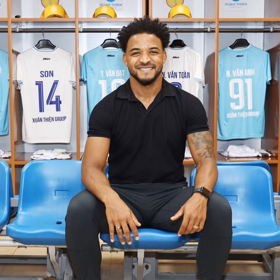 Nguyễn Xuân Son sinh ngày 30/3/1997, tại Pirapemas, một thị trấn thuộc bang Maranhao (Brazil). Tên khai sinh của cầu thủ này là Rafaelson Bezerra Fernandes, một cái tên khá dài, khá phổ biến tại xứ sở Samba. (Ảnh: FBNV)