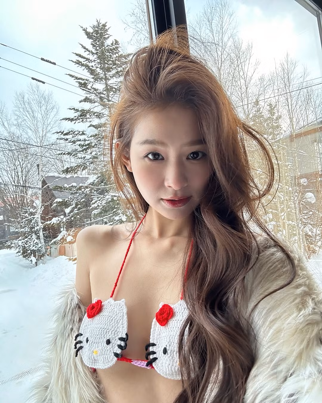 Loạt ảnh của cô nàng ngay lập tức thu hút hàng chục nghìn lượt thích cùng hàng nghìn bình luận.