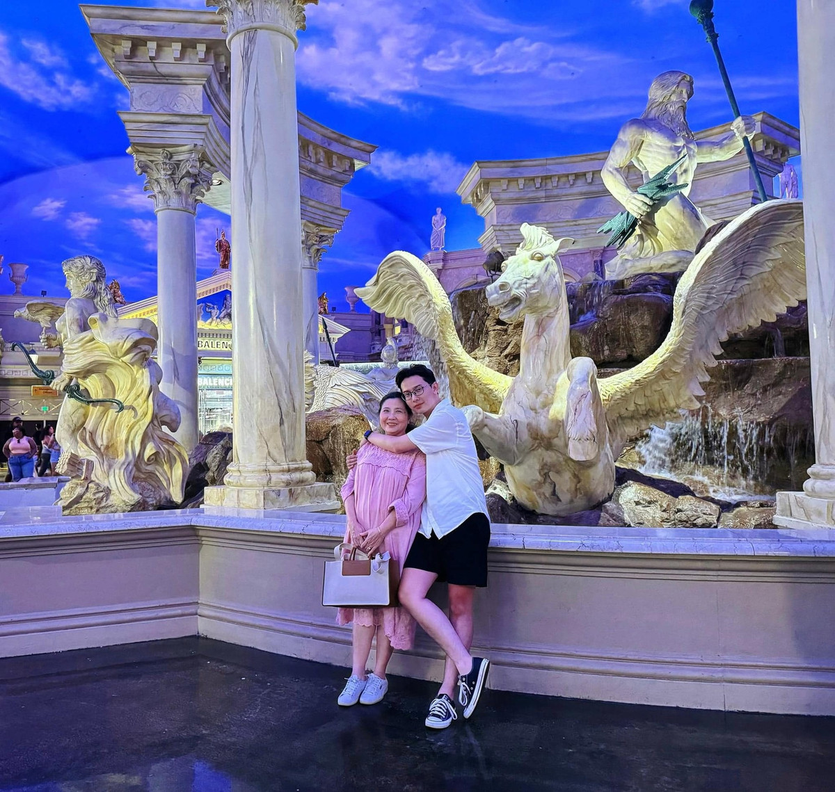 Luân hiểu rằng mình phải chạy đua với thời gian, cân đối tài chính, và sắp xếp công việc thật phù hợp để ước mơ ấy trở thành hiện thực.