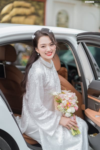 Hiện tại, Thu Hoài đang thi đấu cho CLB ViettinBank và là thành viên chủ lực của đội tuyển quốc gia. Bên cạnh sự nghiệp thể thao, cô còn là sinh viên xuất sắc của trường Đại học Kinh tế thuộc Đại học Quốc gia Hà Nội, một minh chứng cho nỗ lực không ngừng trong cả học tập và thể thao. (Ảnh: FBNV)