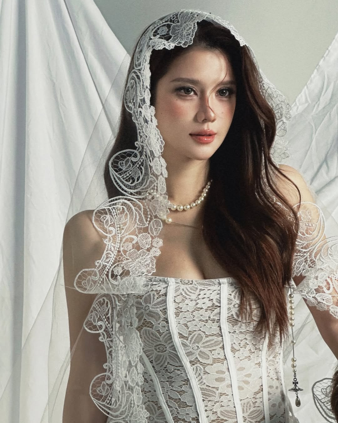 Tuy nhiên không thể phủ nhận được rằng dù có mới vượt cạn thì "nữ thần hàng không" vẫn giữ được nhan sắc xinh đẹp.