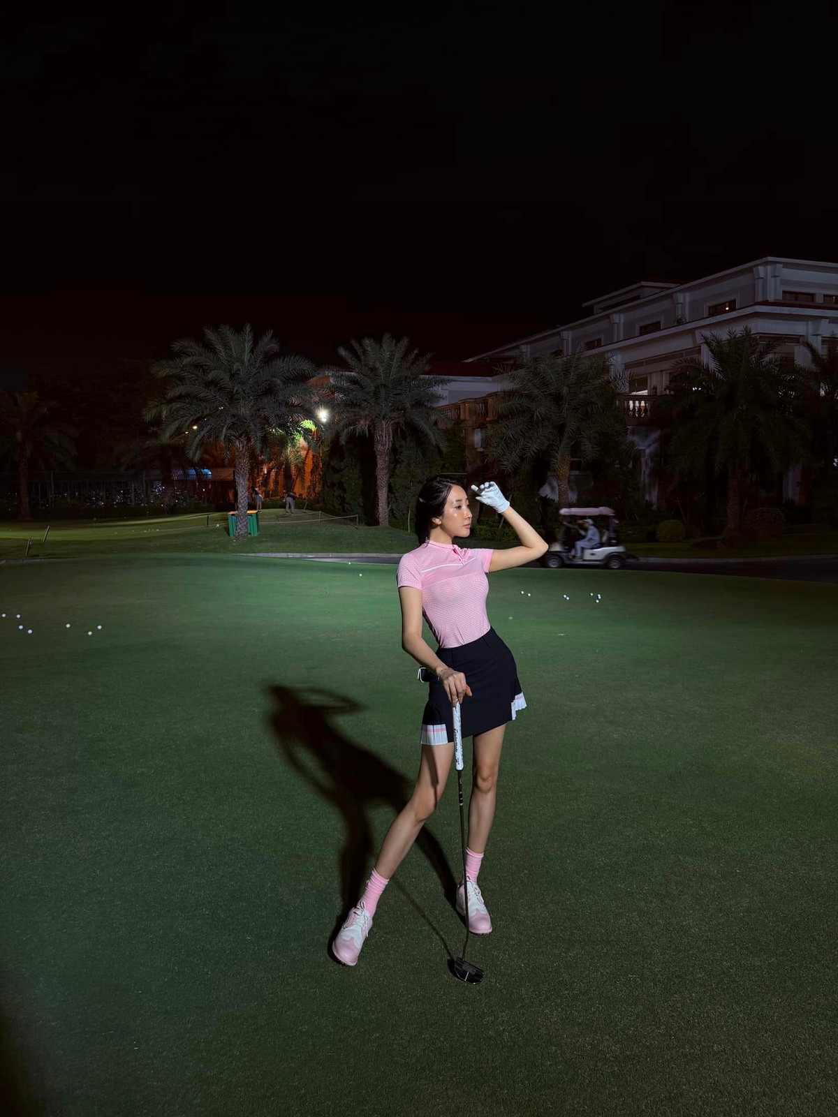 Cuộc sống sung túc và viên mãn của hot mom này được nhiều người quan tâm và ngưỡng mộ.