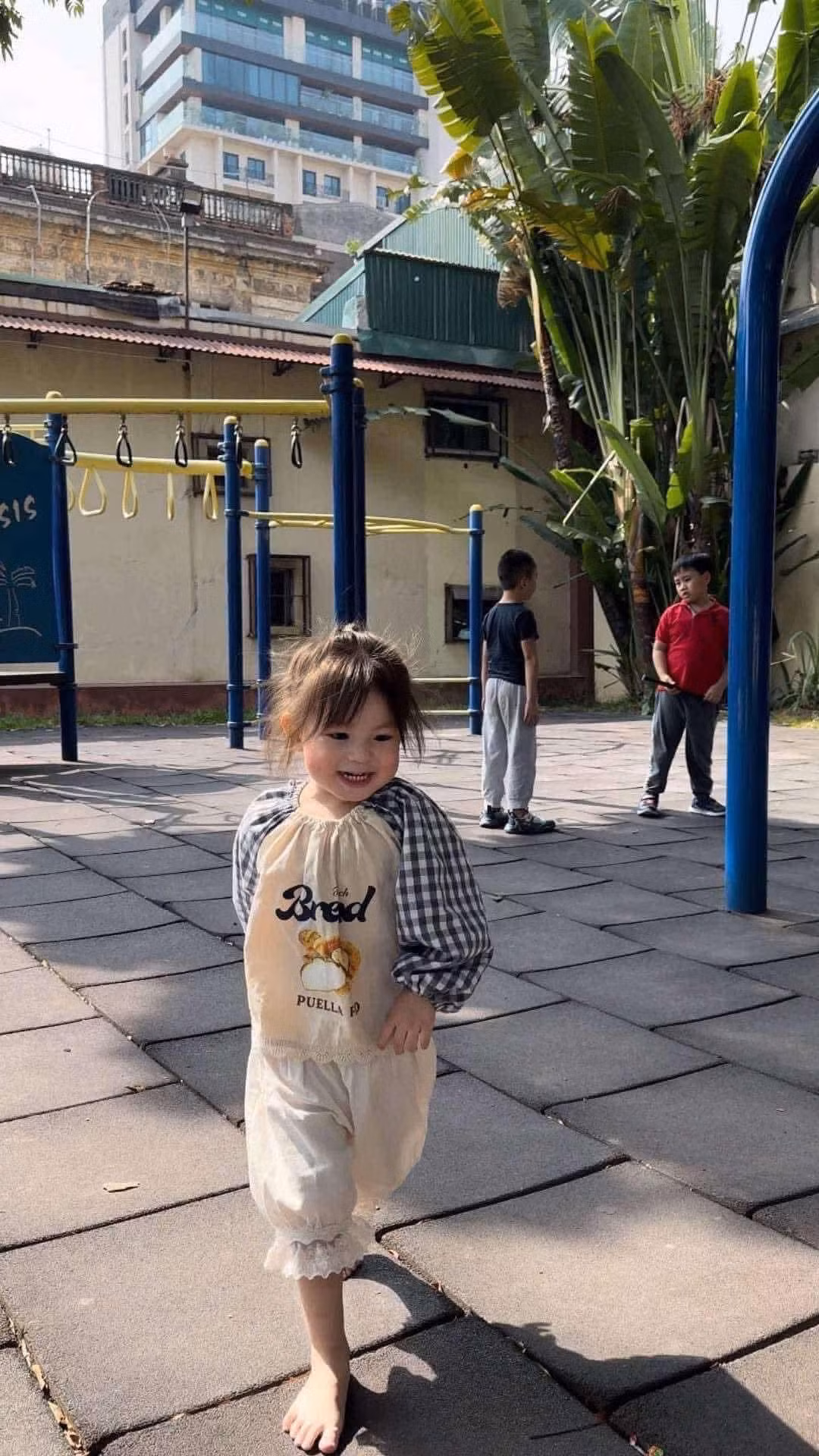 Hành trình khôn lớn của bé Pam không chỉ được dõi theo bởi ông bà, bố mẹ và người thân mà còn của rất nhiều người hâm mộ.