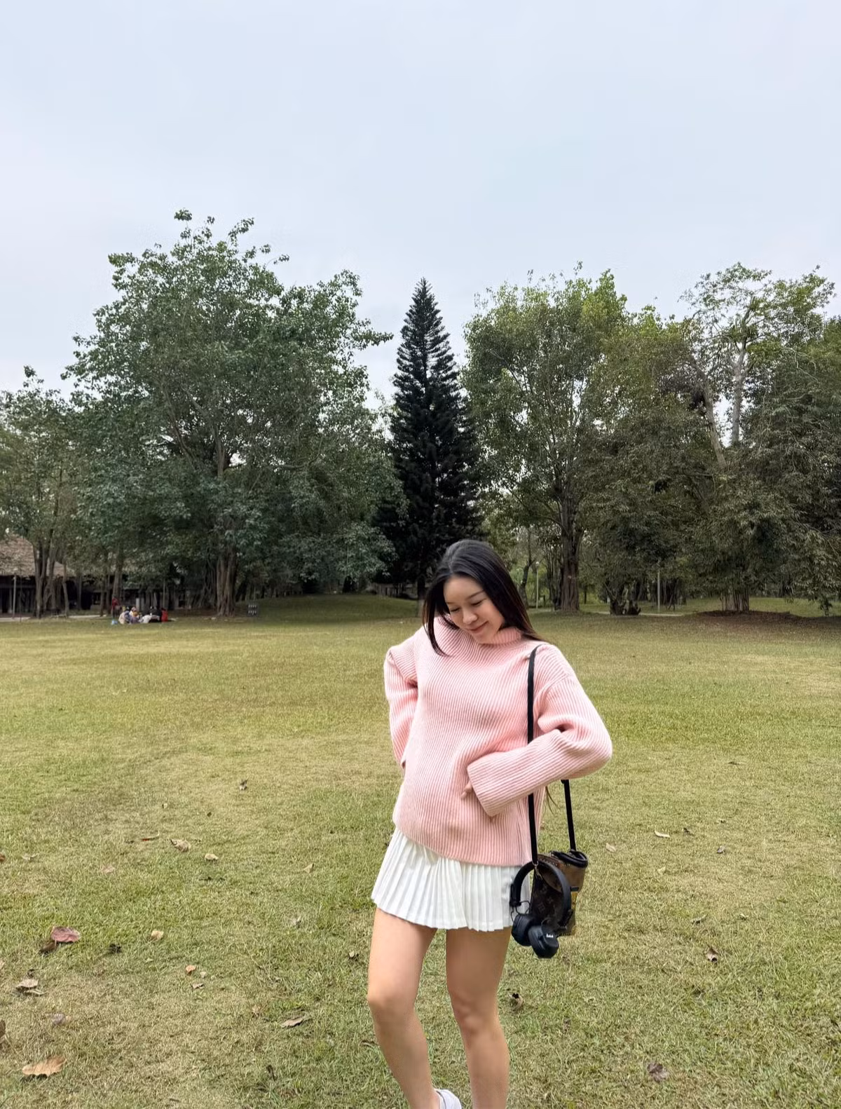 Việc giữ được vẻ đẹp ngoại hình khi mang bầu một phần đến từ việc Yến Xuân vẫn đảm bảo việc tập luyện thể dục hàng ngày để duy trì mức trao đổi chất cơ thể, duy trì các nhóm cơ, duy trì thói quen và trạng thái tinh thần tốt nhất.