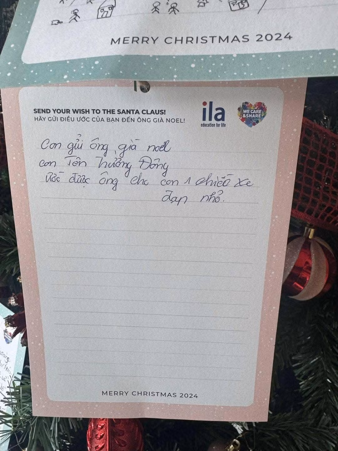 Không phải là những điều gì lớn lao, nét chữ nguệch ngoạc của các em nhỏ ghi lại mong ước vô cùng nhỏ nhoi, giản dị.