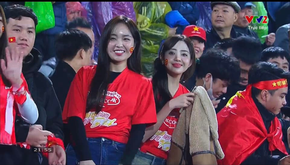 Gương mặt bầu bĩnh cùng đôi mắt to tròn thu hút cái nhìn của người đối diện.