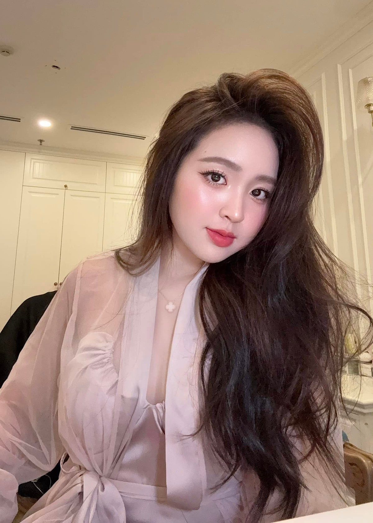 Theo đuổi phong cách sexy, người đẹp 9X thường chia sẻ những khoảnh khắc gợi cảm trên mạng xã hội và nhận được lượt tương tác "khủng".