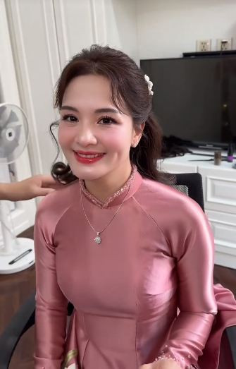 Bí quyết giữ gìn nhan sắc trẻ đẹp của chị Ngọc Lan là sống tích cực, vun đắp nội tâm, hướng thiện, giữ gìn lối sống lành mạnh, chế độ ăn ngủ điều độ và chăm sóc da thường xuyên.