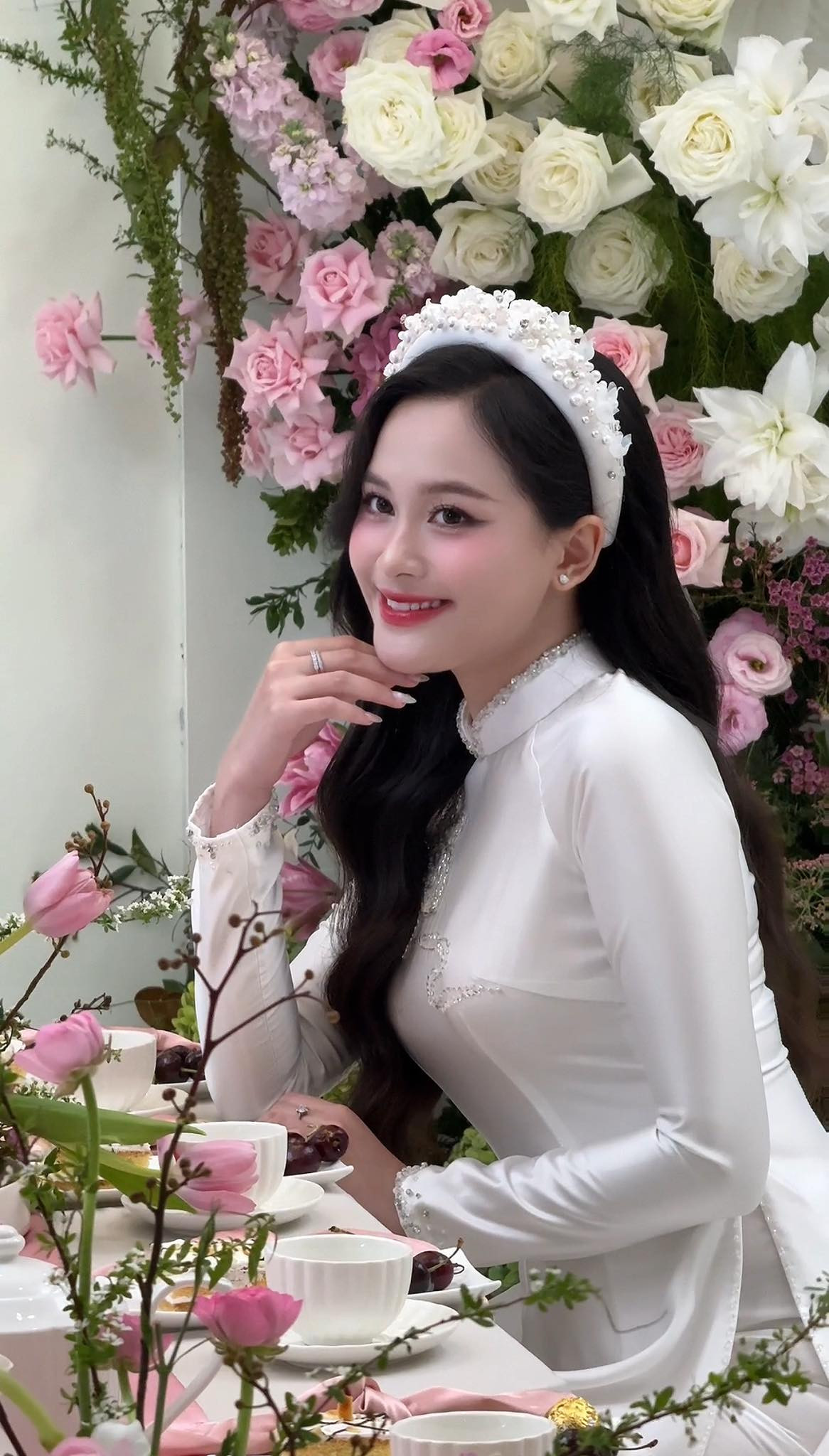 Lan Vy thường được nhận xét có nụ cười giống mẹ, đặc biệt hai mẹ con còn trùng sinh nhật là ngày 20/10.