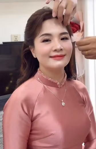 Ngoài đời, chị Ngọc Lan có tính cách nhẹ nhàng, dịu dàng.