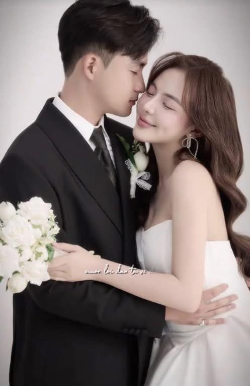 Được biết, chồng sắp cưới của cô nàng là mối tình đã yêu đương 6 năm.