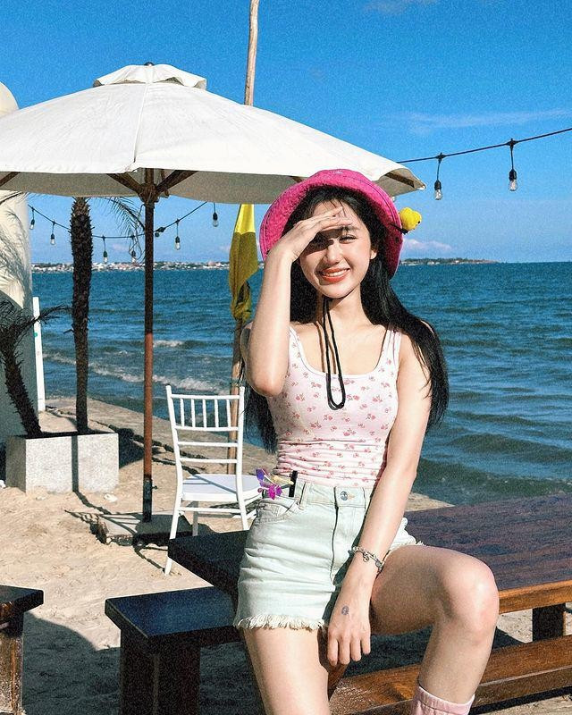 Tuy nhiên, sự nghiệp âm nhạc của cô nàng không thực sự nổi bật sau khi ra trường.