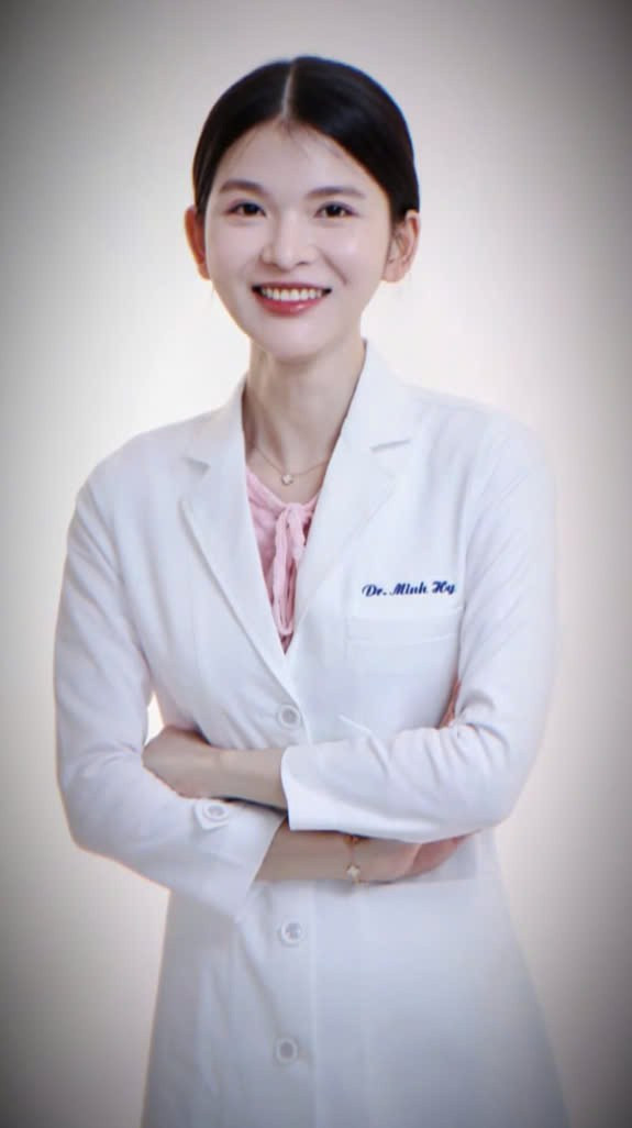 Song ngoài được ngưỡng mộ về vẻ đẹp, Minh Hy còn gây bất ngờ khi tốt nghiệp trường Đại học Y Dược Cần Thơ. Theo thông tin chia sẻ trên fanpage chương trình, Minh Hy hiện đang làm bác sĩ.