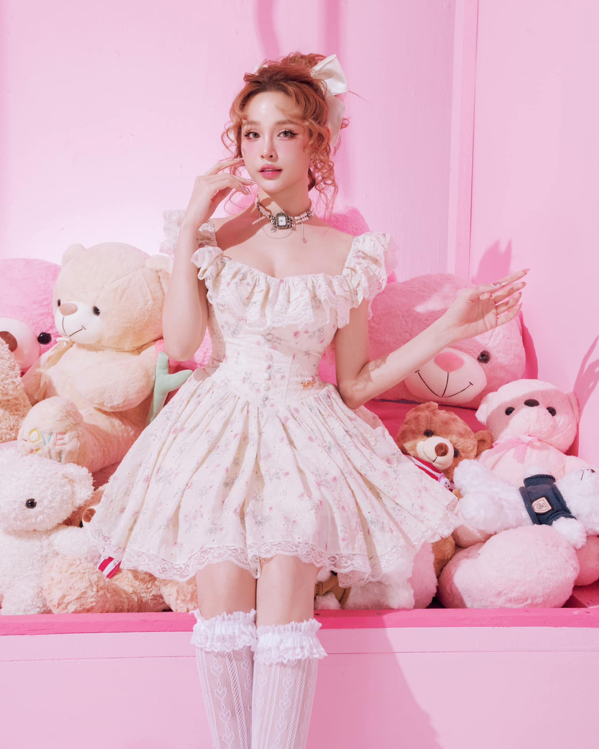 Năm 2013, cô kết hôn cùng doanh nhân Quang Huy. 10 năm qua, người đẹp tận hưởng cuộc sống làm dâu "hào môn" tại Sài thành.