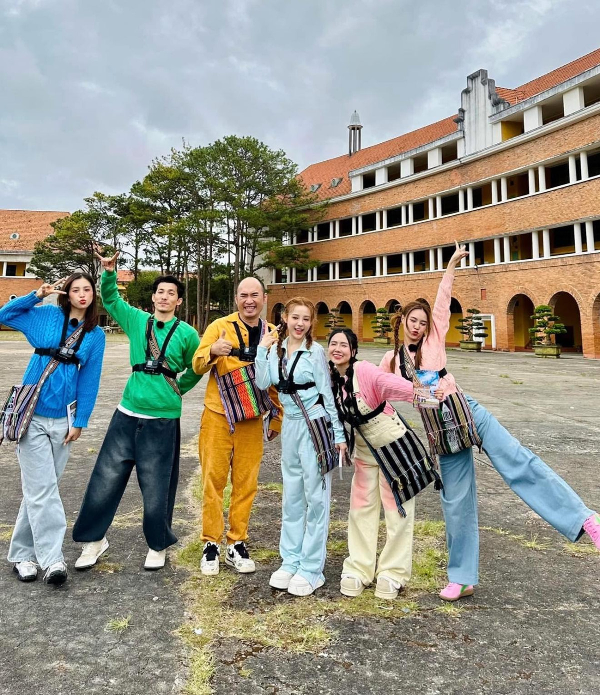 Huyền Baby sinh năm 1989, là một trong những hot girl đời đầu tại Hà Nội. Cô nổi tiếng sau khi vào top 8 cuộc thi Miss Teen 2008.