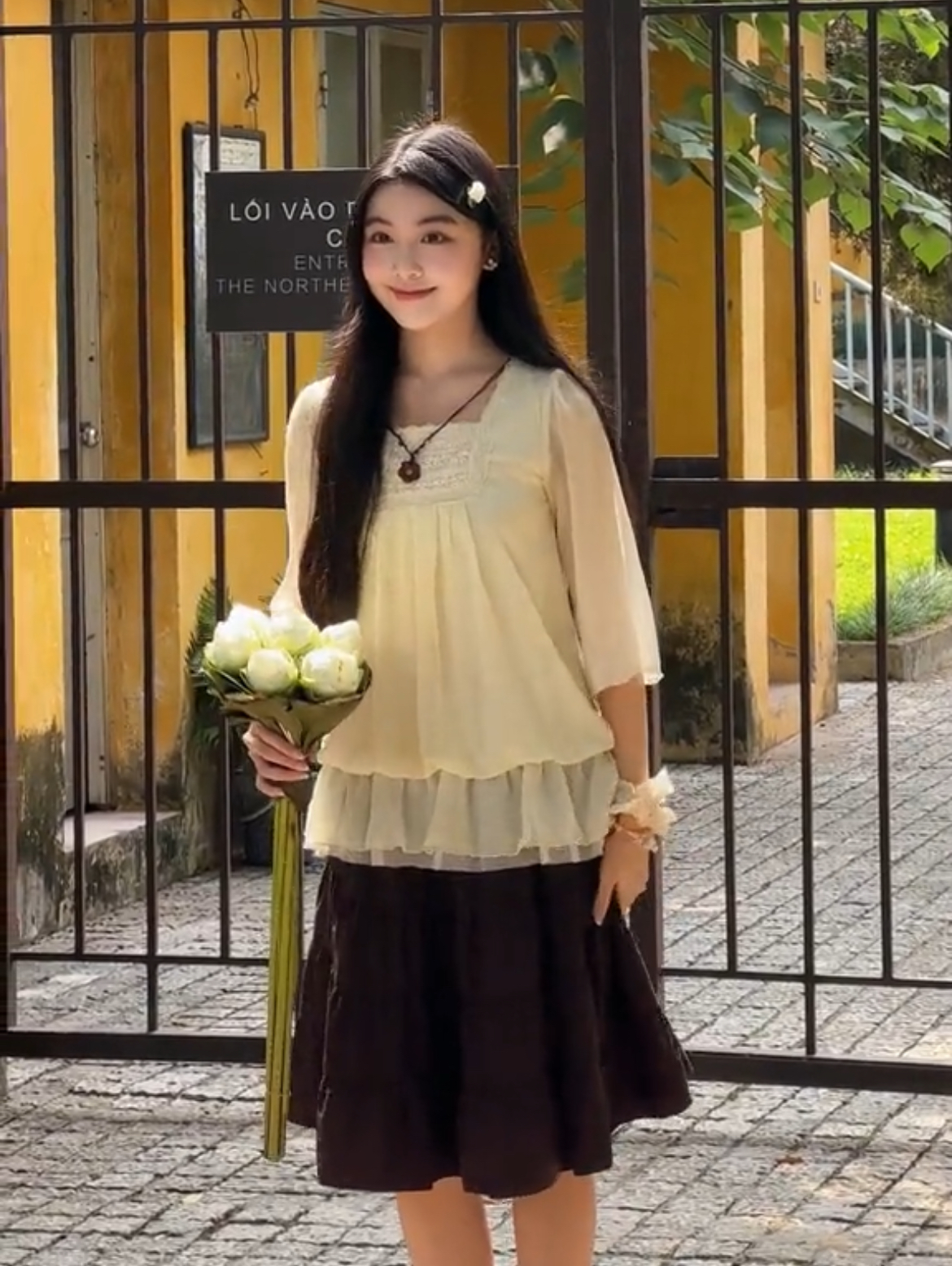 Cùng sở hữu chiều cao 1,70m và visual sắc nét là lý do tên 2 mỹ nhân Sài Thành và Hà Thành nhiều lần bị đặt cạnh nhau.