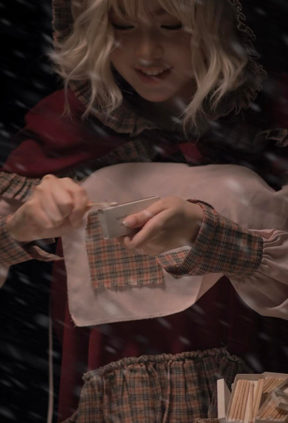 Vốn sở hữu nhan sắc trong trẻo, xinh đẹp, dịu dàng nên tạo hình lần này được nhiều người cho rằng rất phù hợp với hình tượng của Lọ Lem.