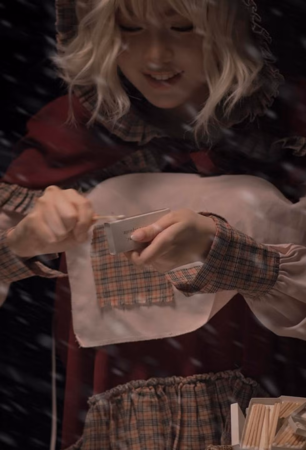 Vốn sở hữu nhan sắc trong trẻo, xinh đẹp, dịu dàng nên tạo hình lần này được nhiều người cho rằng rất phù hợp với hình tượng của Lọ Lem.