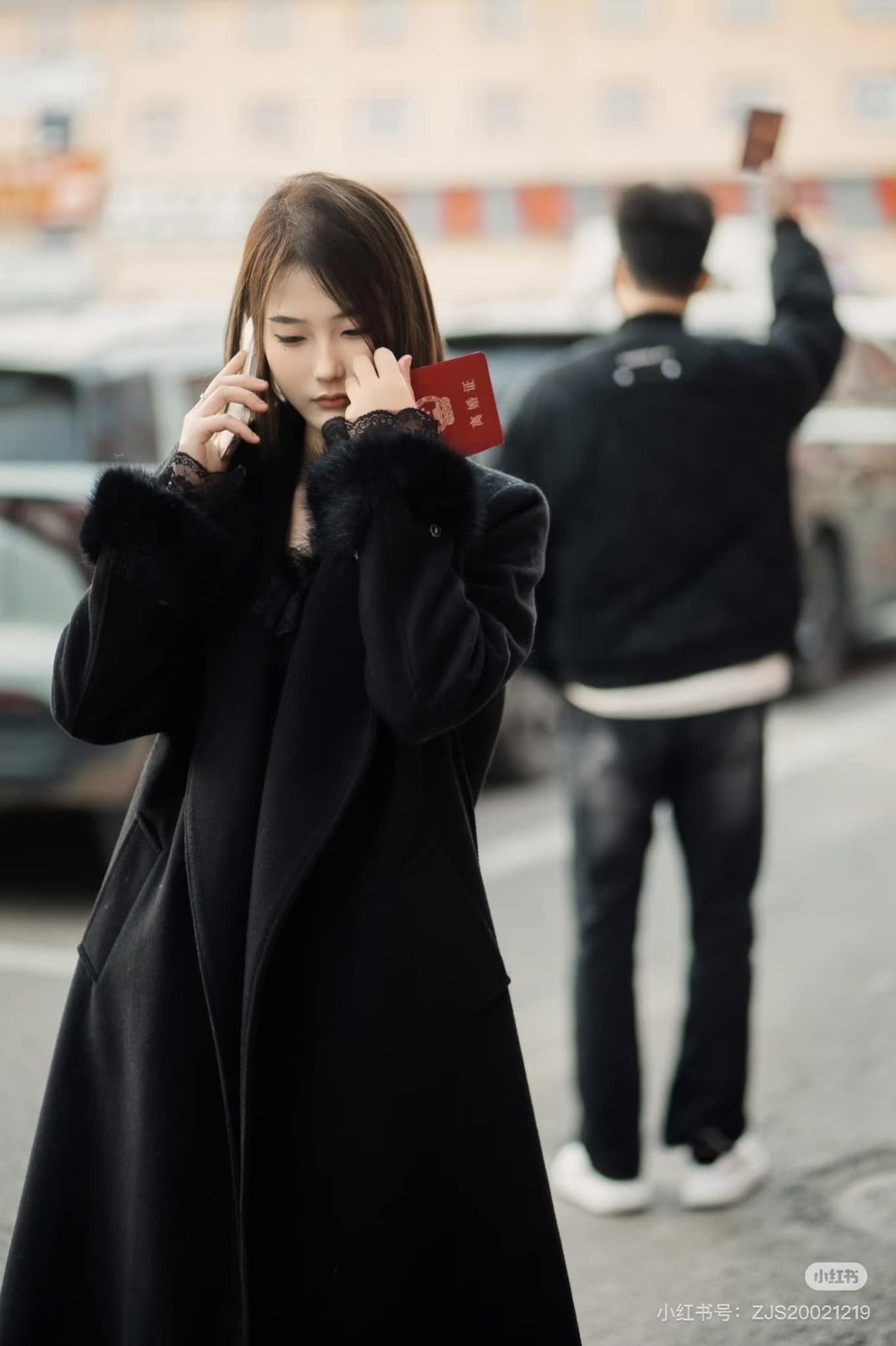 Cô Tan cho biết, đối với những người lựa chọn ly hôn, việc này không còn bị coi là điều đáng xấu hổ nữa. “Không có gì đáng xấu hổ khi đủ can đảm để ly hôn”. Một cặp đôi thuê Tan đã chọn một nhà hàng nơi họ từng có buổi hẹn hò đầu tiên. Cặp đôi gọi một vài món ăn hoài niệm, ngồi đối diện nhau và im lặng. “Cuối buổi chụp ảnh, cả hai đều khóc”, Tan nói.