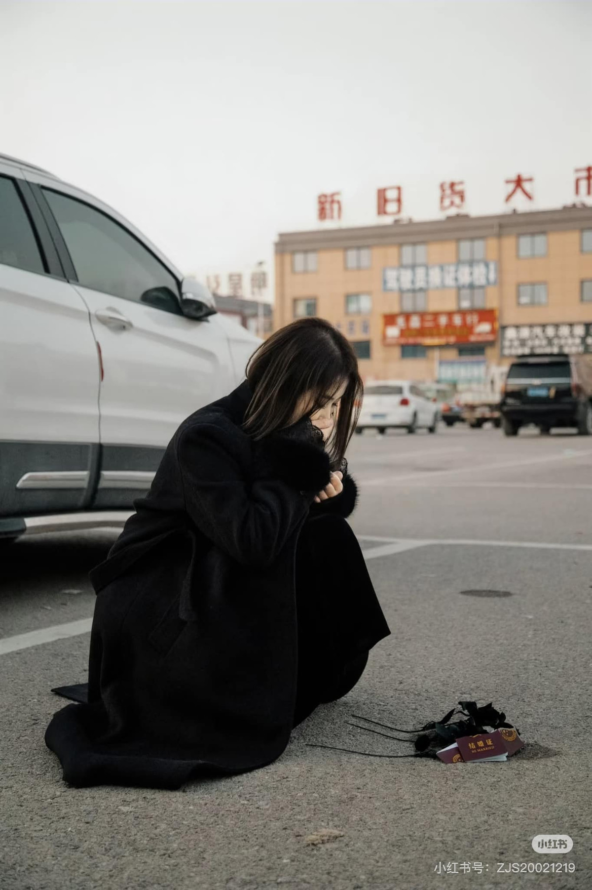 Bên cạnh dịch vụ chụp ảnh ly hôn, dịch vụ tiêu hủy ảnh cưới cũ cũng thu hút hàng nghìn cặp đôi.