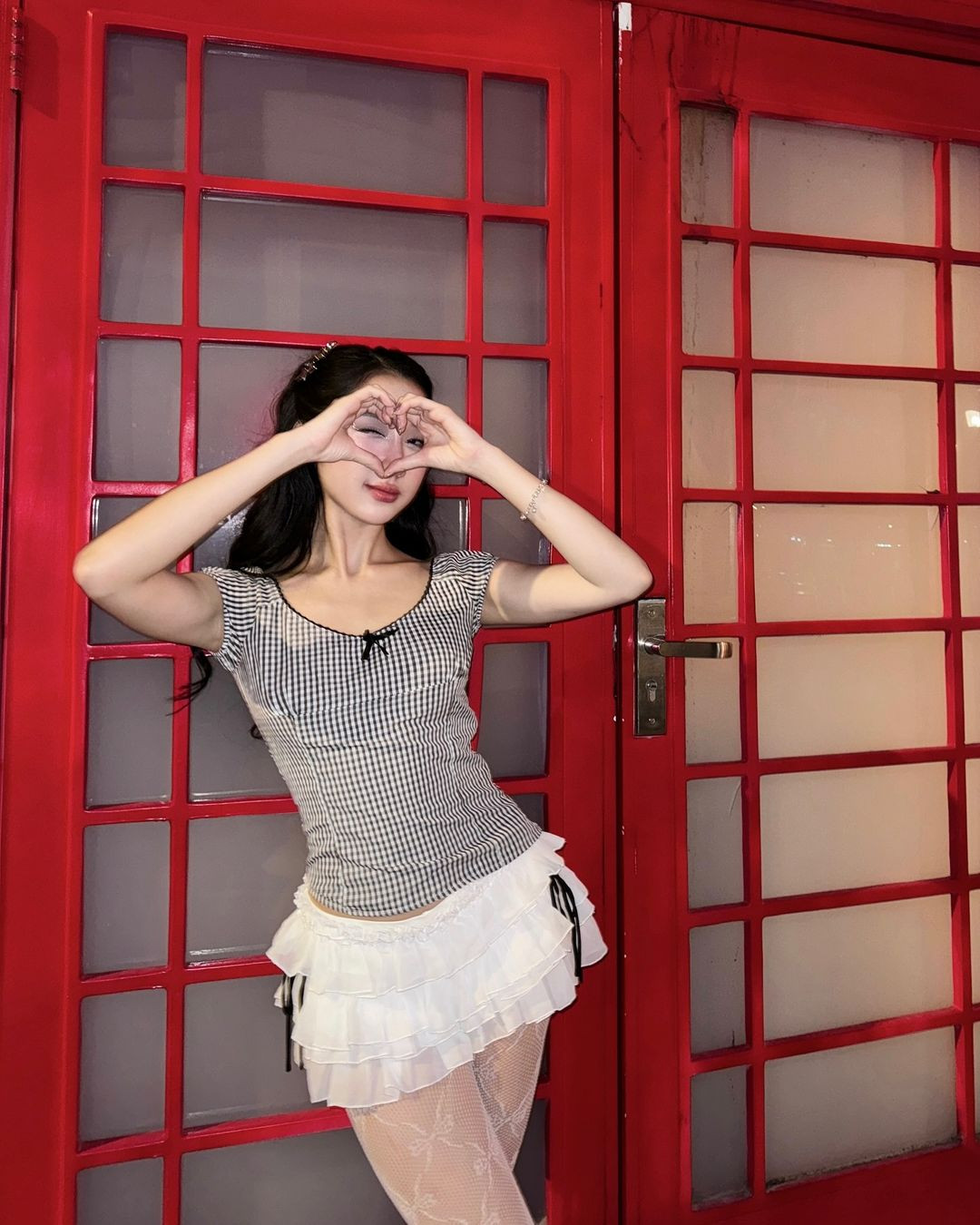 Trong đời thường, Mina Young theo đuổi phong cách nữ tính, ngọt ngào.