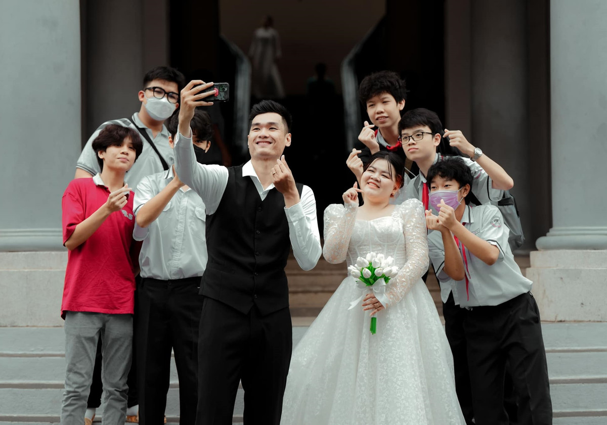 Là cầu thủ nội binh duy nhất của Việt Nam có chiều cao trên 2m, Nguyễn Huỳnh Phú Vinh trưởng thành từ những giải đấu trẻ của bóng rổ miền Tây.