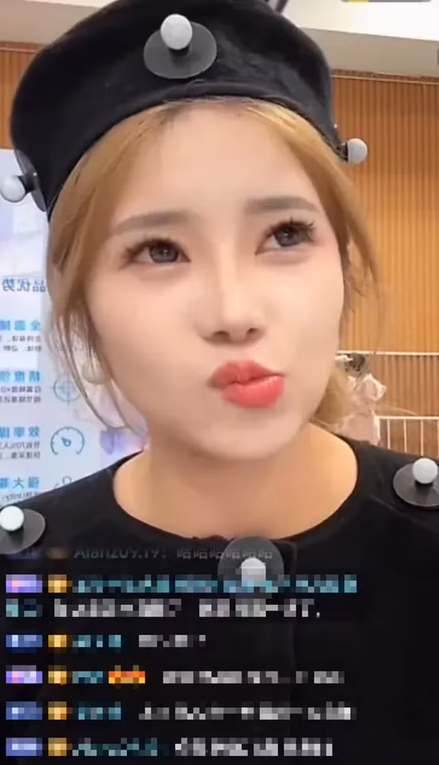 Sự kiện này đã xảy ra cách đây 3 năm và ở thời điểm ấy, không ít fan hâm mộ của Ling Ge cũng phải đặt dấu chấm hỏi cho sự biến mất từ phía thần tượng của mình.