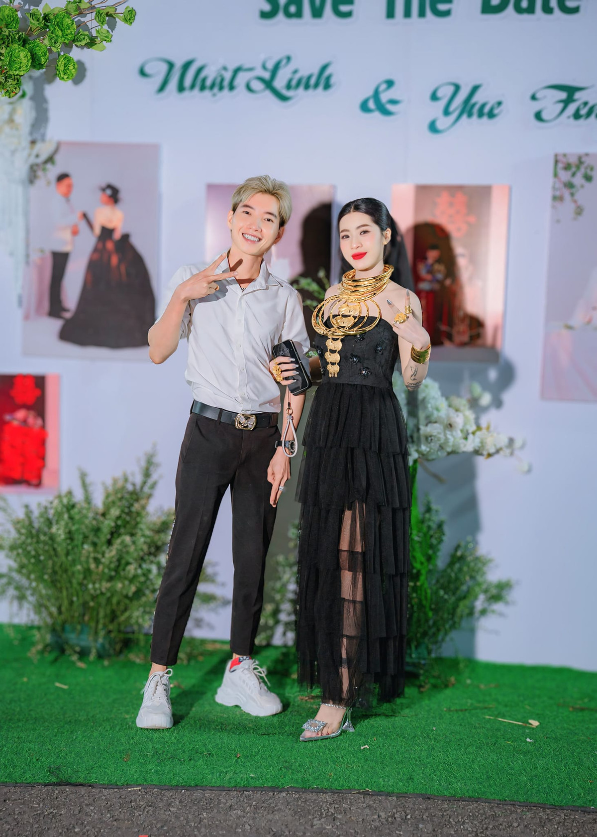 Cô dâu hiện đang làm công việc liên quan đến ngành thẩm mỹ - làm đẹp.