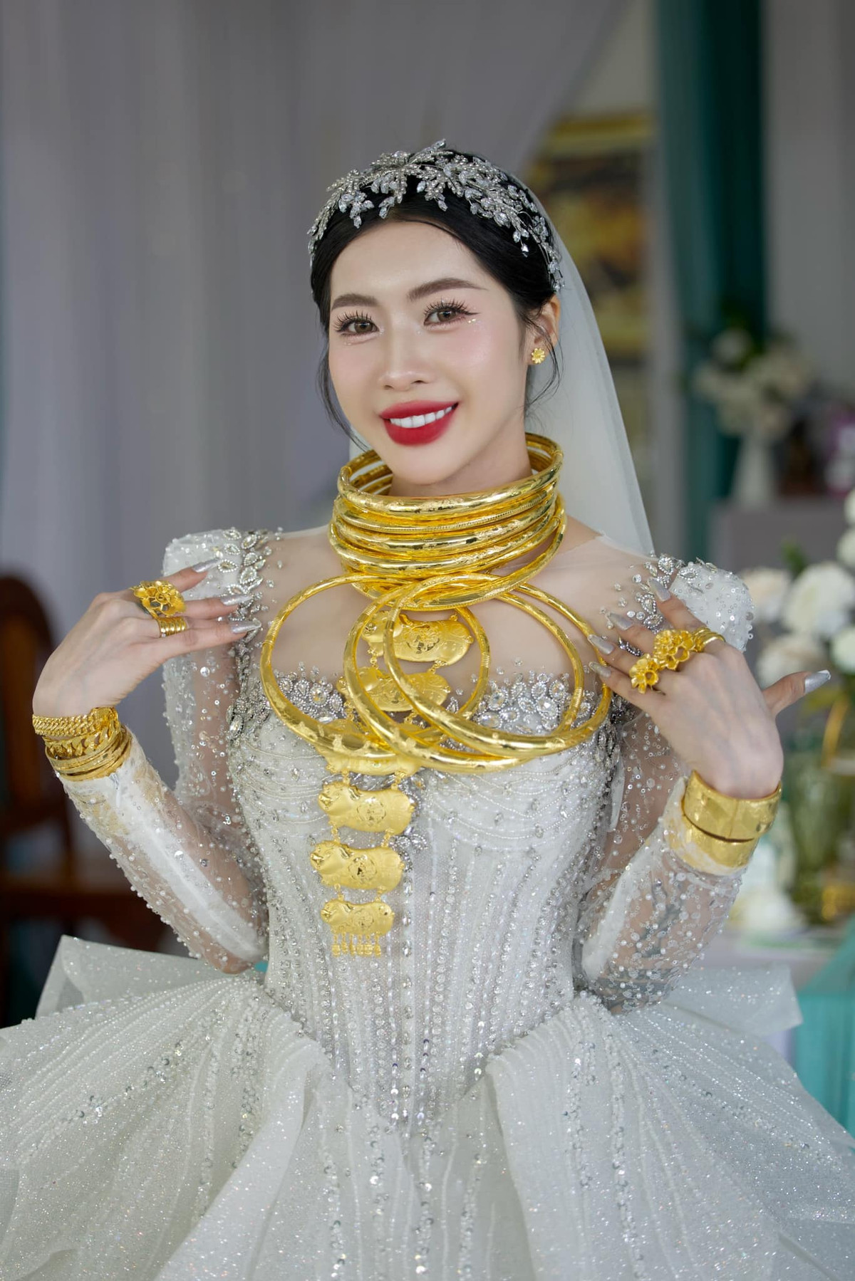 Nhiều người cũng đã dành lời chúc phúc đến cho cặp đôi.