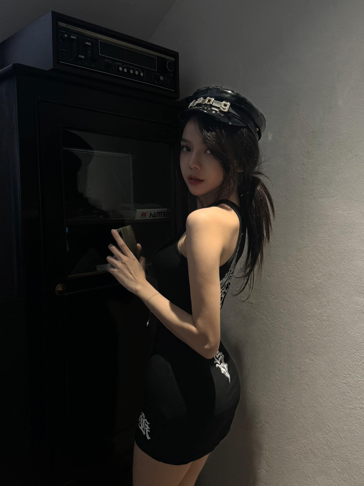 Nàng hot girl 9x sở hữu gương mặt nhỏ nhắn, xinh đẹp cùng làn da trắng sáng khiến nhiều người liên tưởng đến các tỷ tỷ xứ Trung.