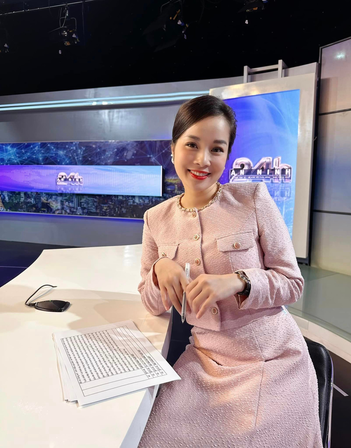 Có lẽ cũng chính vì lý do đó mà Minh Hương hiện tại chưa đến 40 tuổi nhưng các con đều đã khôn lớn, trưởng thành.