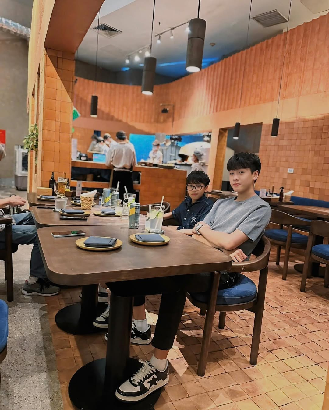 Bố mẹ Doãn Hải My có cách dạy con khéo léo, kỷ luật nên cả ba chị em đều ngoan ngoãn từ bé, hiểu biết và vô cùng lễ phép. (Ảnh: IGNV)