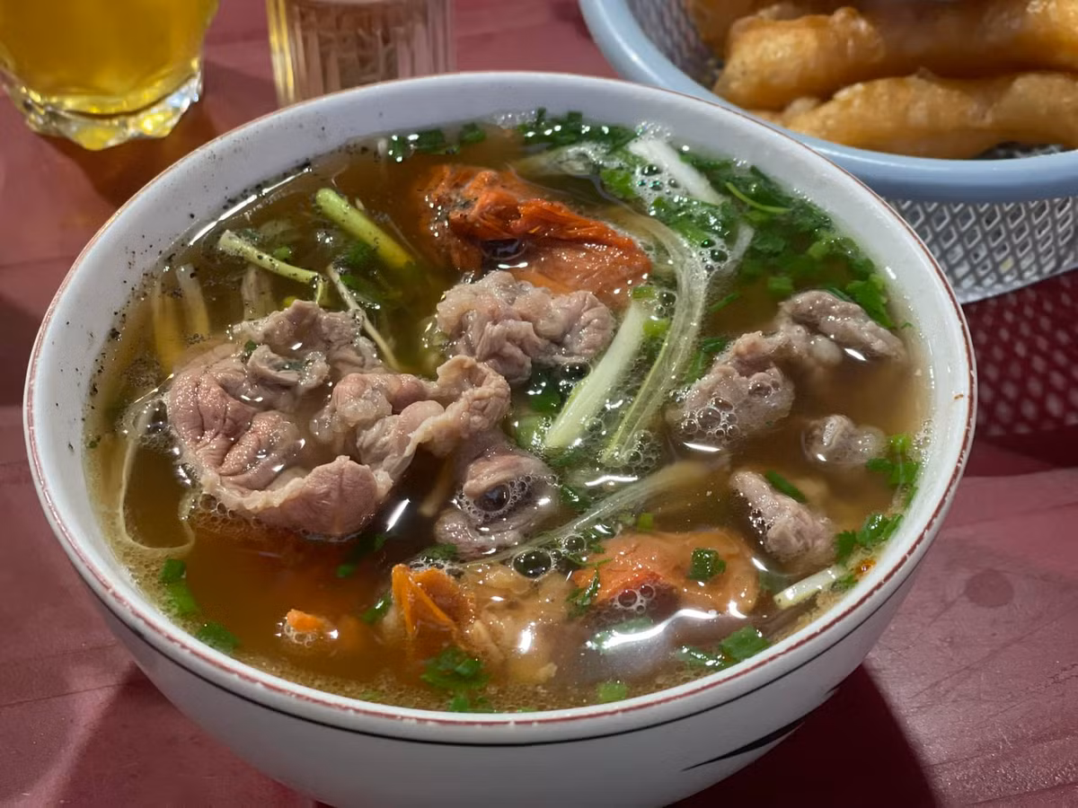 Mot ngay “phuot” Ha Noi dipTet duong lich 2025 tron “combo A-Z“