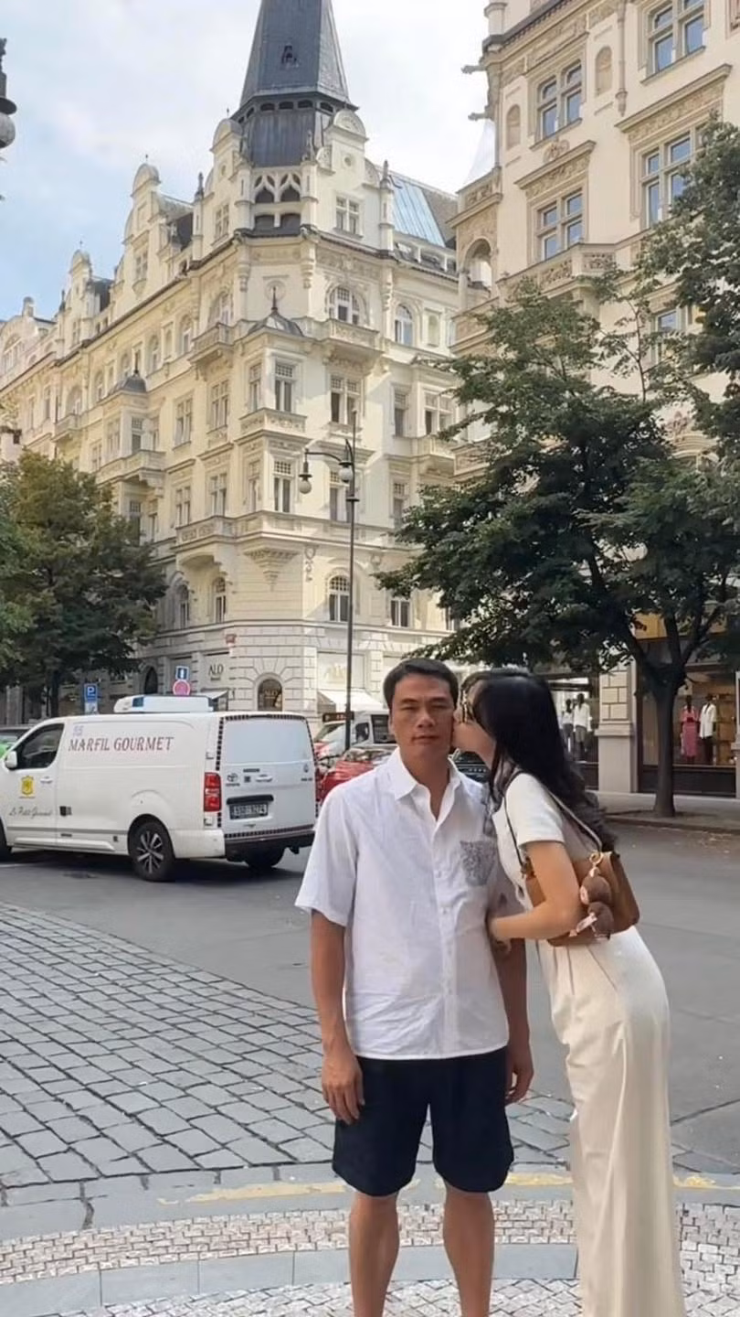 Sau khi trở thành Á hậu tại Hoa hậu Việt Nam 2016, Thanh Tú không tham gia đấu trường sắc đẹp quốc tế mà thay vào đó cô chọn con đường học vấn và kinh doanh. Á hậu Thanh Tú kết hôn với ông xã đại gia khi mới 24 tuổi và sau chưa đầy 3 năm đã trở thành bà mẹ hai con.