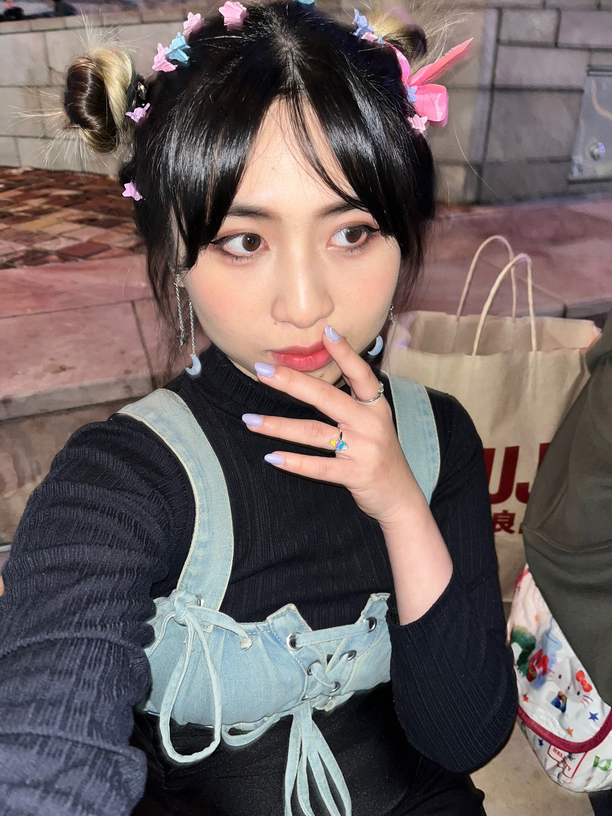 Trên trang cá nhân, cô nàng thể hiện năng lượng tích cực, yêu đời, luôn hết mình vì đam mê. (Ảnh: FBNV)