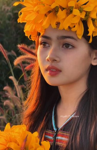 Được biết bé Ria là nhân vật trong tác phẩm đạt huy chương đồng liên hoan ảnh nghệ thuật khu vực miền Trung Tây Nguyên 2024 của tác giả Nguyễn Ngọc Hoà.