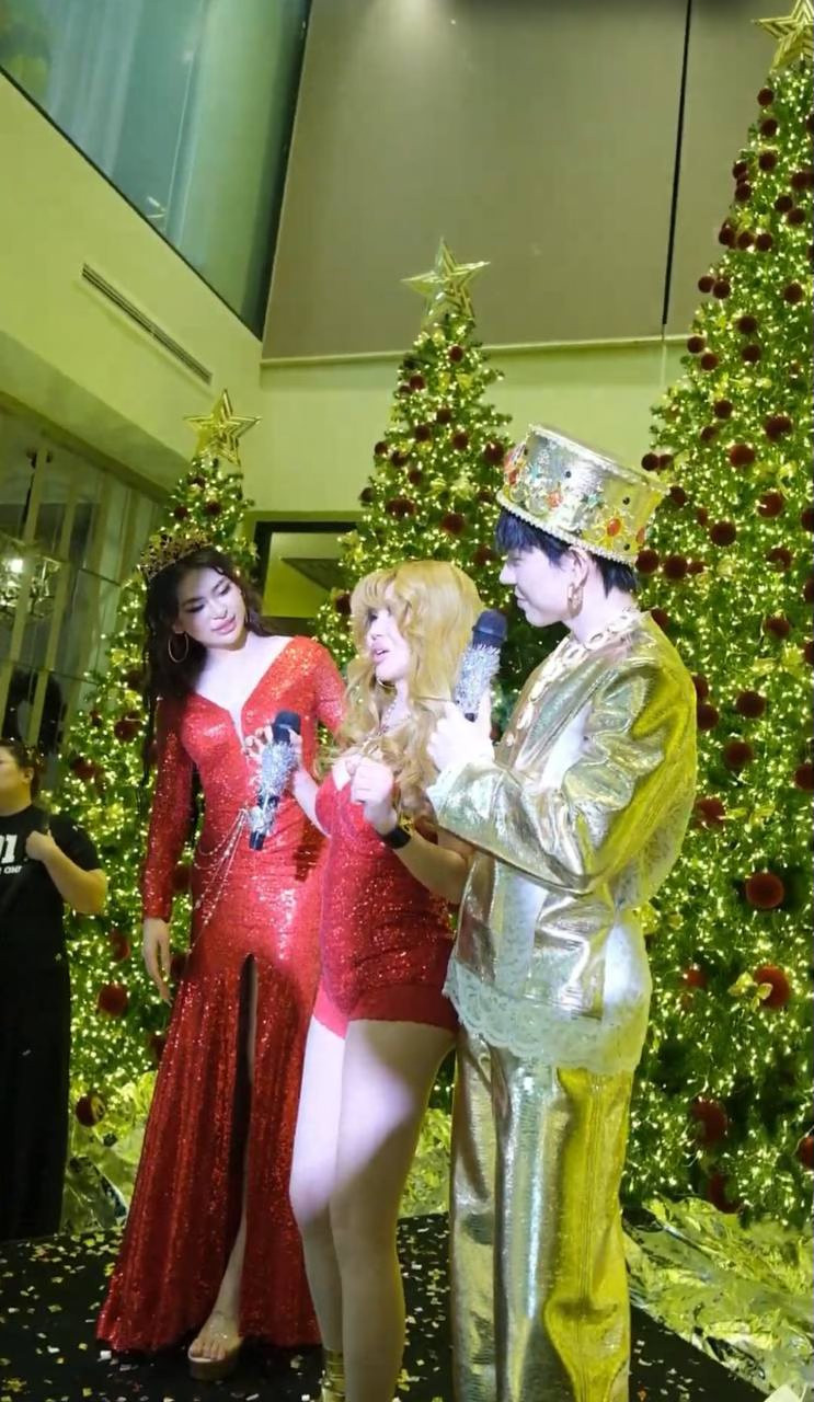 Từng chi tiết đều được chăm chút cẩn thận, biến căn biệt thự thành một không gian chuẩn tiệc châu Âu, lung linh và sang trọng.