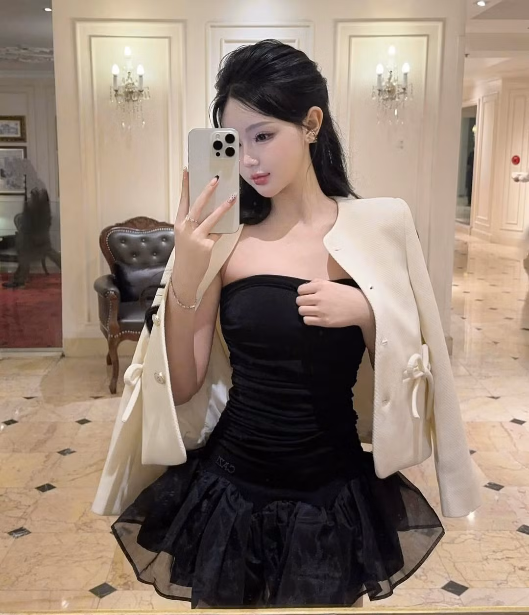 Mọi thiết kế mà cô nàng diện đều được nhiều người hỏi xin thông tin, địa chỉ mua.