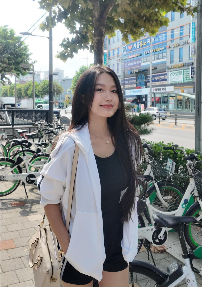 Hai me bim co gia the khung cham dien do doi, xach tui hieu-Hinh-10