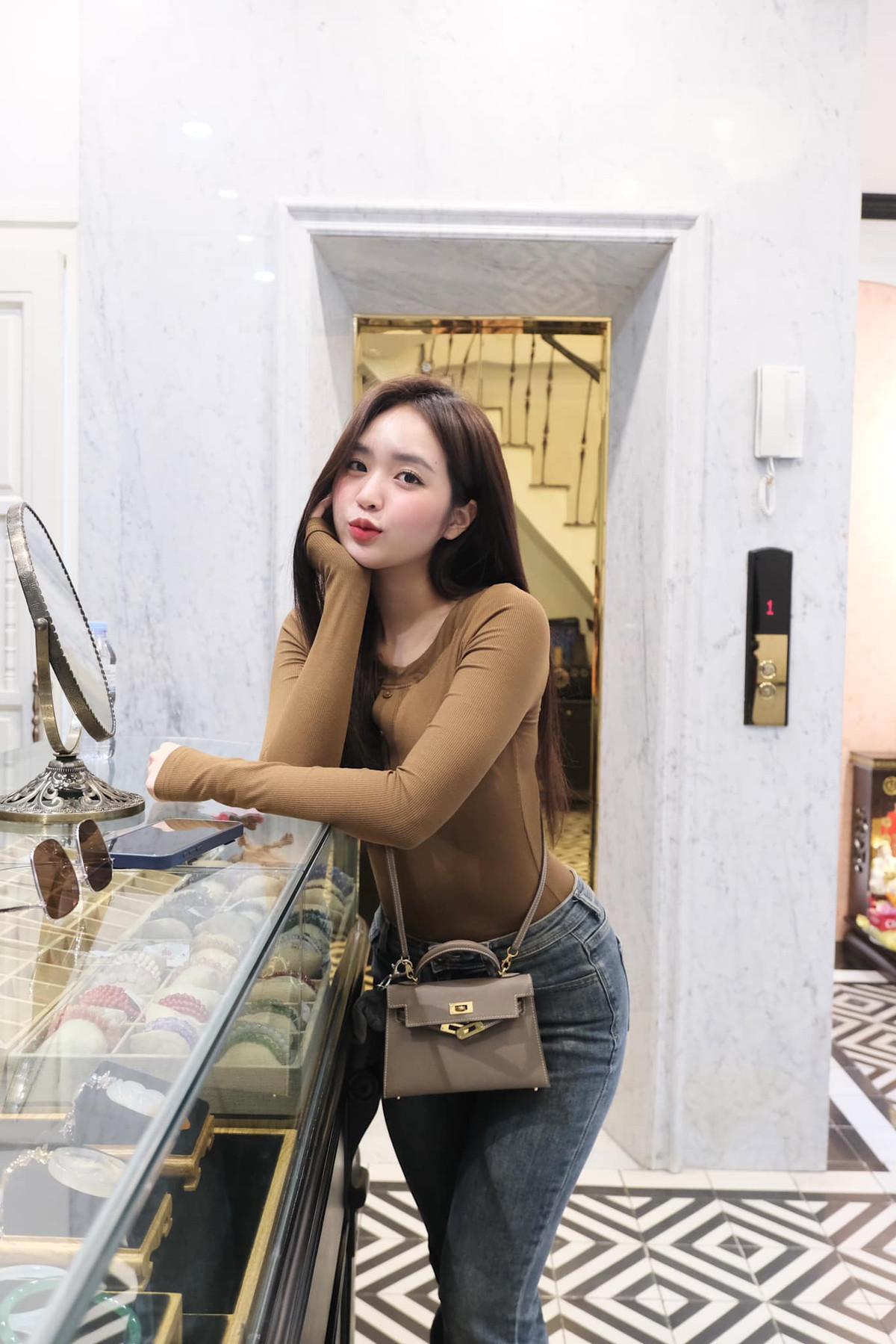 Sau bài đăng cảnh báo nói trên, Phương Anh cũng đăng tải bài viết khẳng định lại những tài khoản mạng xã hội chính chủ của mình, tránh việc người khác nhầm lẫn.